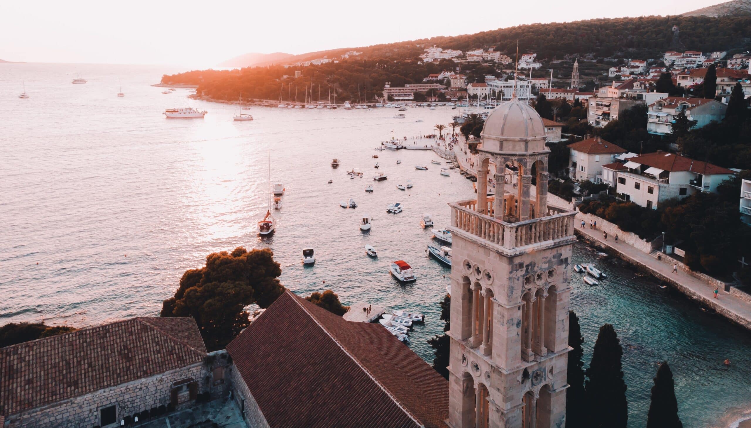 Curtindo a turística cidade de Split na Croácia