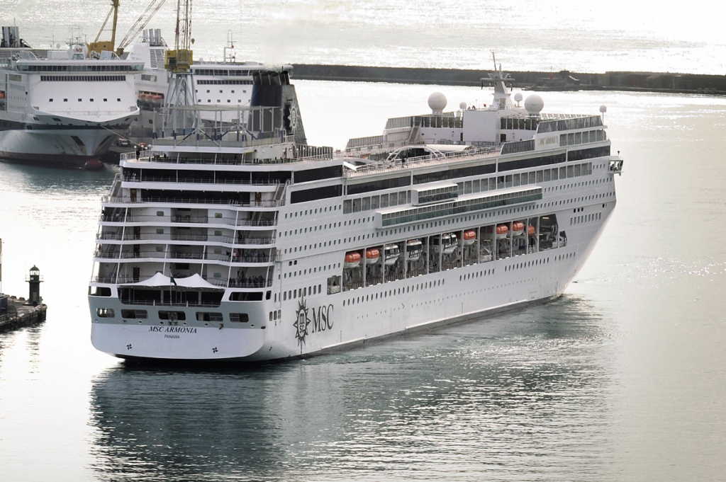 MSCArmonia-navio